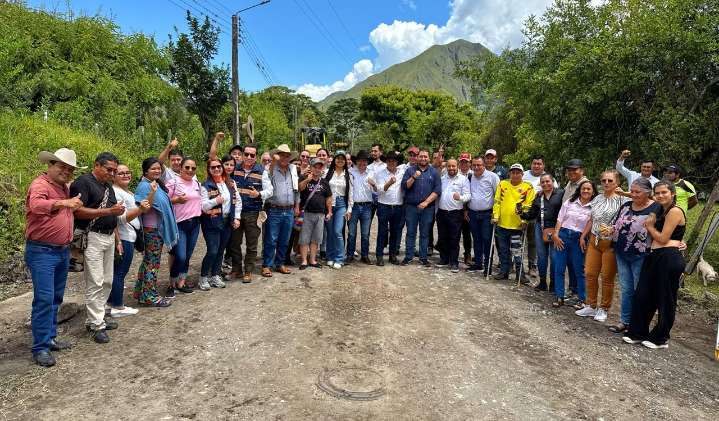 Gobierno departamental socializó e inició obra en la vía entre Labranzagrande y Yopal (El Morro)