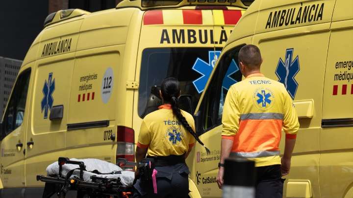Una niña de 11 años, en estado grave tras ser atropellada por un autobús en Barcelona