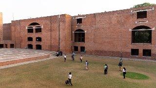 IIM Ahmedabad Summer Placements 2025: 410 Students Placed, 165+ Firms Participate; PGP 2027 Batch Secures 100% Placements