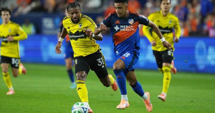 Brenner scores 2 goals, Cincinnati beats Crew 2-1 to advance to East semifinals