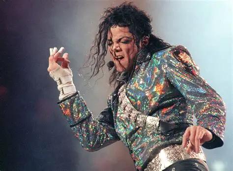 Michael Jackson ingresa al Top 10 de Billboard