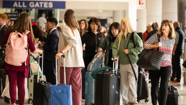 More than 1,500 flights canceled in US on Monday as travel disruptions continue
