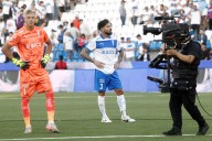 Figura de la UC valora el rol de Eugenio Mena en el plantel cruzado: “Me ha mantenido con los pies sobre la tierra”