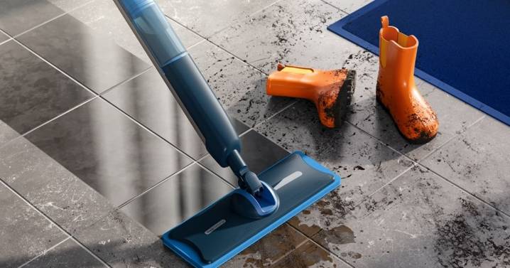 Review: Phillips OneUp 5000 electric mop does away with the sloppy mop and bucket