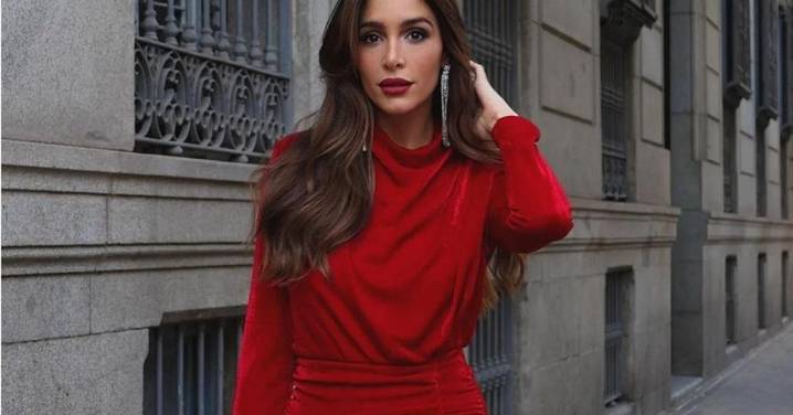 Es novedad en Lefties y arrasará en Navidad: El mono negro con brillo y efecto tipazo que te salva el look de fiesta en todos tus eventos