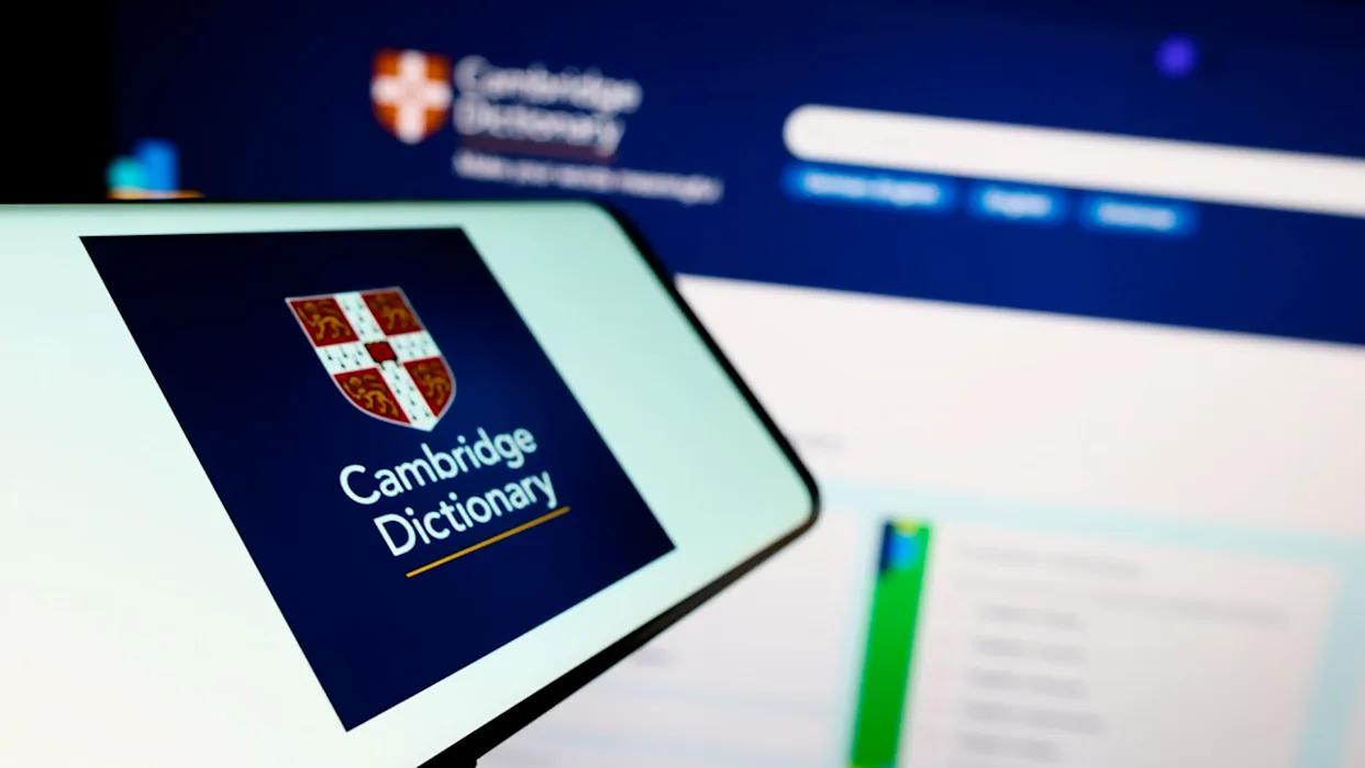 “Parasocial” es la palabra del año 2025 del Diccionario de Cambridge