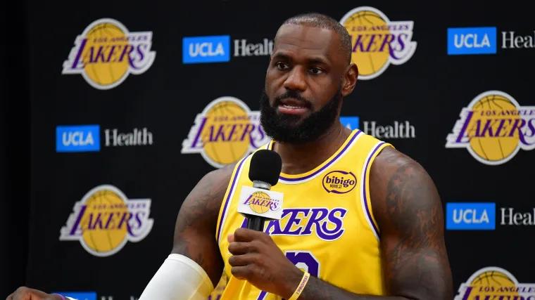LeBron James sends clear message regarding his role with Lakers this season