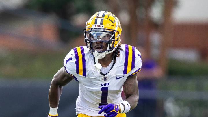 What Happened to Aaron Anderson? All About LSU WR’s Injury at Alabama Game