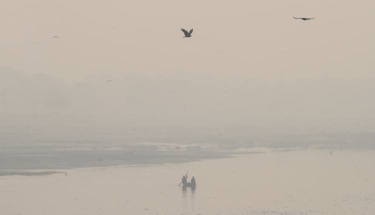 Delhi Continues To Choke On Toxic Air As AQI Remains In ‘Severe’ Zone