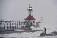 Lake effect snow piles up in Great Lakes region, impacting Thanksgiving travel