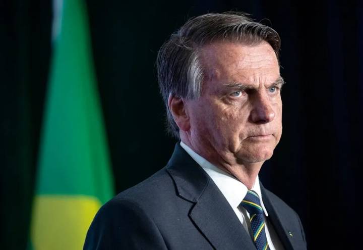 Bolsonaro pide al Supremo cumplir condena en su casa por motivos de salud