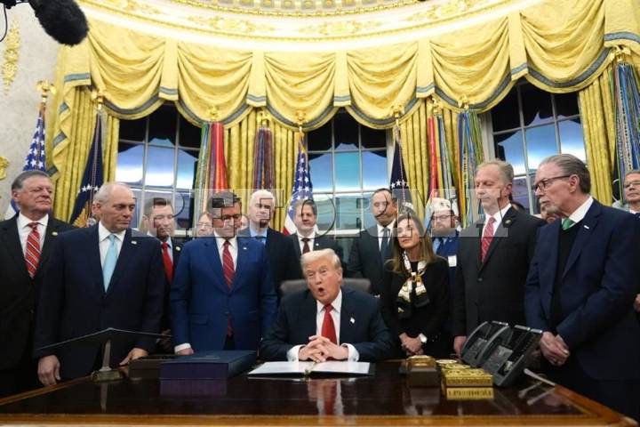 Oficializa Trump reapertura de Gobierno en EU