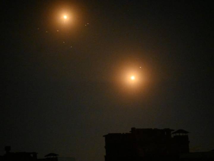 Russia attacks Kyiv with fires, injuries, strikes reported