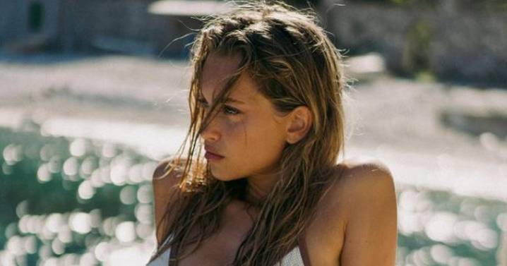 Lando Norris' girlfriend flaunts amazing figure in bikini and launches attack on F1 rival