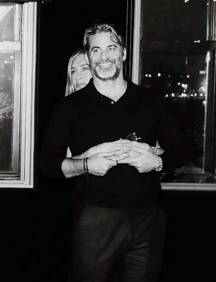 La actriz Jennifer Aniston confirma su relación con Jim Curtis en Instagram