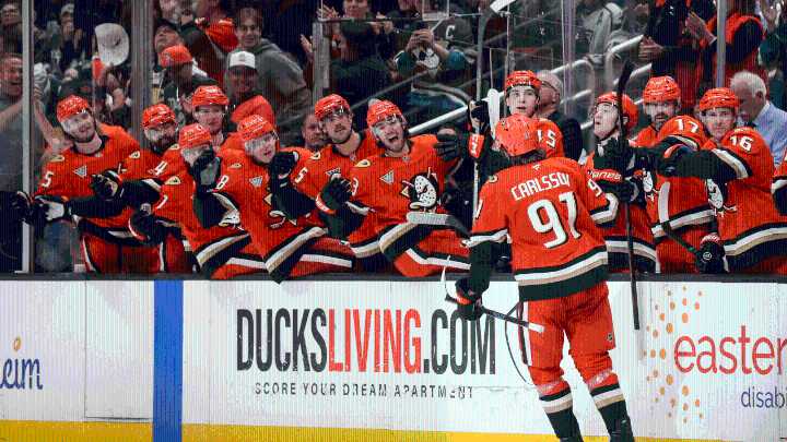 Carlsson has 3 points, Ducks rally for shootout win against Kings
