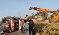 Truck Overturns on Parigi–Hyderabad Route Amid Growing Concerns Over Road Conditions