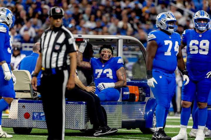 Lions place starting guard on injured reserve, sign LB from practice squad