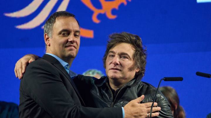 Antes de viajar a EE.UU., Javier Milei le toma juramento como jefe de Gabinete a Manuel Adorni