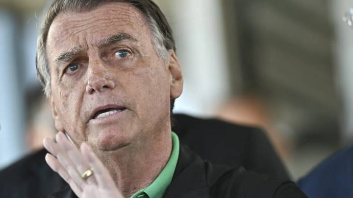 Bolsonaro alega "paranoia" y "alucinaciones" tras intentar quemar su tobillera electrónica