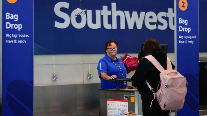 FAA flight reductions: How United, Southwest, Delta, and American are responding