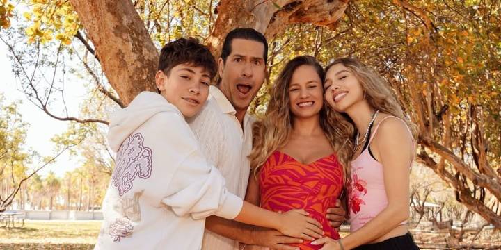 Nació el hijo de Gregorio Pernía y Érika Rodríguez: la pareja mostró su rostro y mencionó curioso detalle