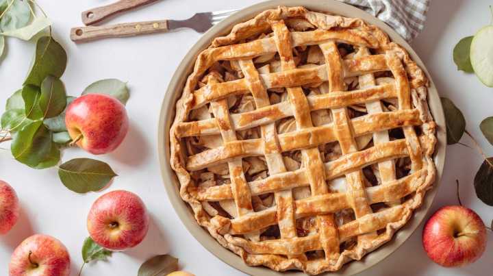 This Is What Makes Dutch Apple Pie Different From American