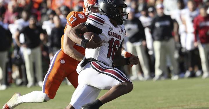 Gamecocks, Tigers meet in rivalry football game