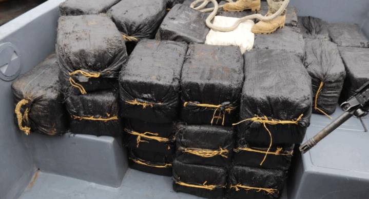 Panamá decomisa barco con 13.5 toneladas de cocaína que iba rumbo a México
