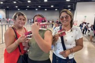 Entregan boletos para el concierto de Gloria Trevi en la Feria Xmatkuil 2025