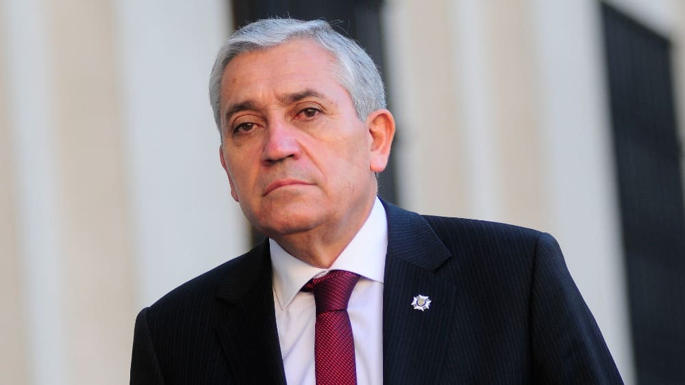 Declaran culpable a exdirector de la PDI Héctor Espinosa por delitos de corrupción