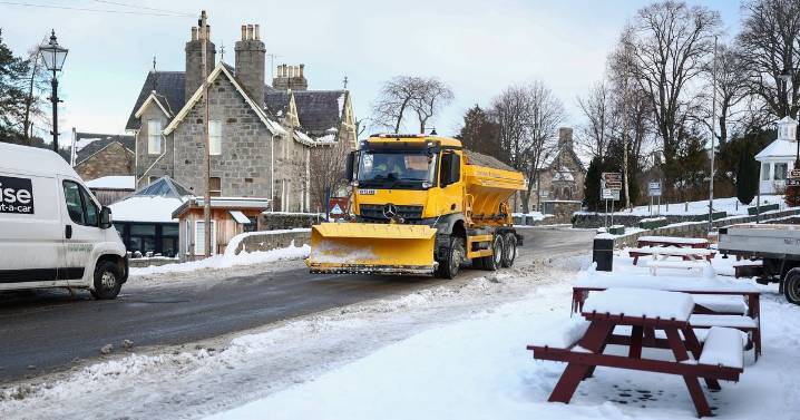 Met Office issues UK snow alert as temperatures drop to