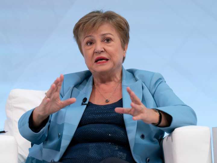 Baja del costo laboral, suba de impuestos y menos regulaciones: cómo deberían ser las reformas, según el FMI