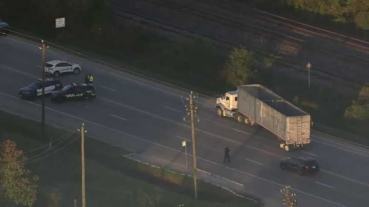 Houston traffic: Heavy truck crash shut down all lanes at US