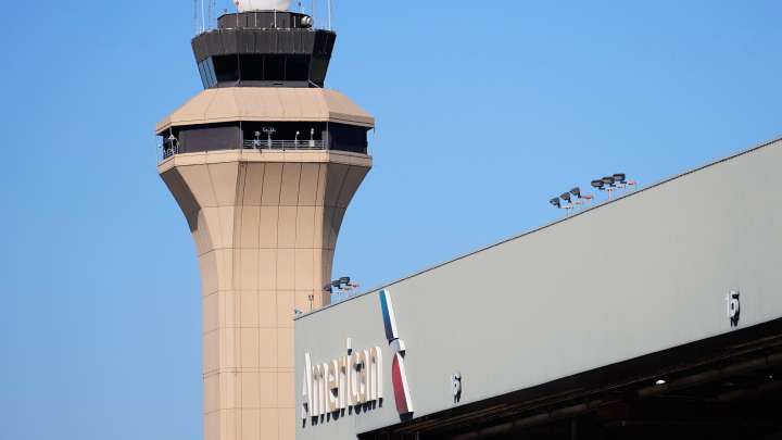 Flight delays persist as government shutdown leads to air traffic controller shortages