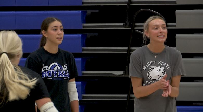 Volleyball: South-Prairie Max Royals fighting for the crown at Division A State Tournament