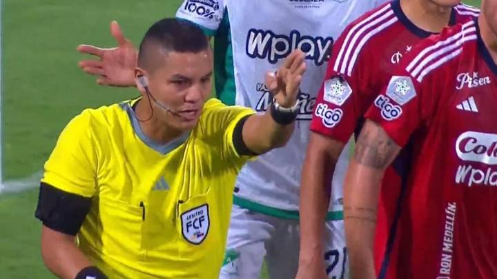 Estos son los árbitros 'borrados' en la Liga Betplay y los graves errores que cometieron