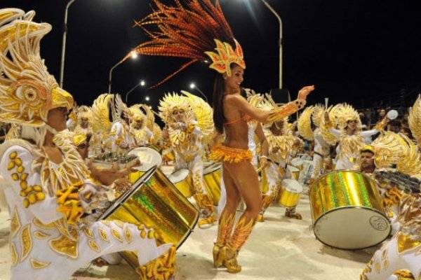 El Carnaval de Gualeguaychú lanzó su edición 2026 en la calle Corrientes