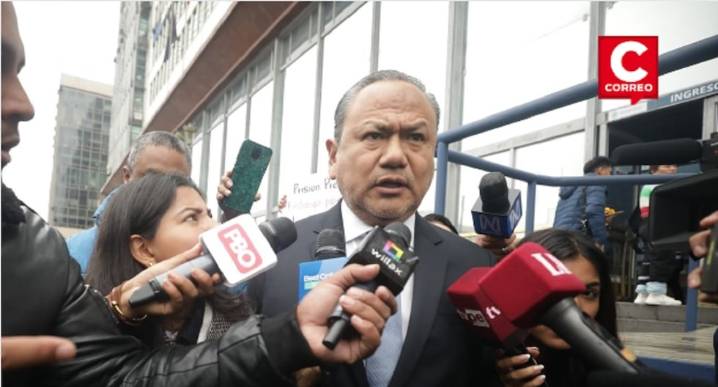Mariano González oficializa su precandidatura presidencial por Salvemos al Perú
