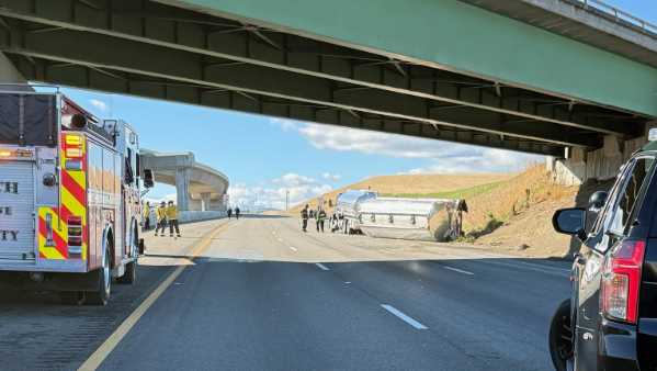 Westbound I-205 shut down in Tracy after tanker overturns