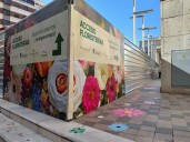 Santa Clara se 'viste' con flores para visibilizar los negocios tras el cierre de la plaza