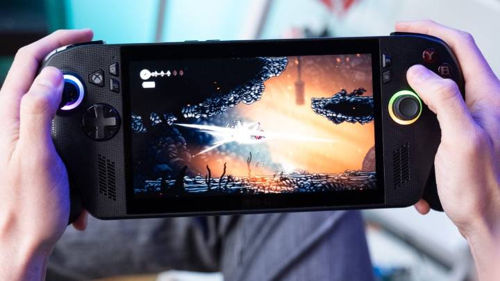 We Bullied Microsoft Into Making Its Handheld Feel More Like an Xbox