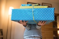 Dear Abby: Cheapskate sister’s gifts are so bad, I wish she’d bring nothing at all