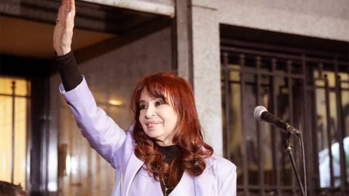 Cristina Kirchner calificó la causa “Cuadernos” como una “opereta judicial” y apuntó al Gobierno por “distraer la atención”