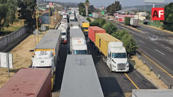 Productores y transportistas levantaron bloqueos, tras reunión en Segob