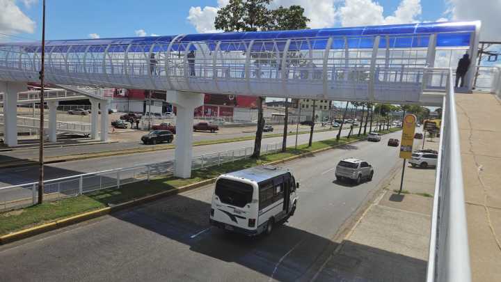 Culmina instalación del techo de la pasarela de Tipuro