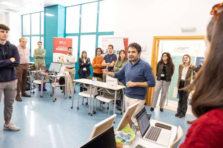 L'UJI facil·lita la connexió entre els estudiantat d'Enginyeria Informàtica les empreses col·laboradores en pràctiques