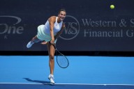 Deadspin | Aryna Sabalenka, Elena Rybakina advance to WTA Finals title match