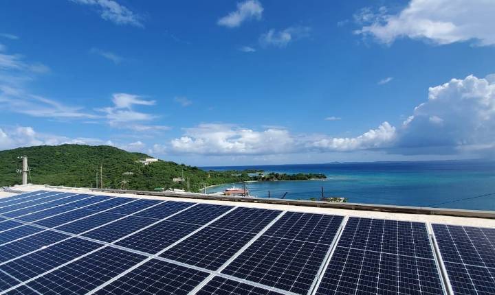 Congresistas reclaman a FEMA que precise cómo evalúa alternativas de energía renovable para Puerto Rico