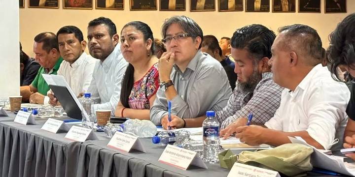 Negocia S-22 gobiernos hasta la madrugada; respuestas, exigen